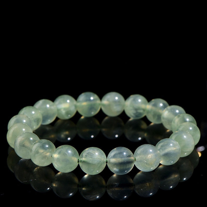 Prehnite Bracelet × Traditional Chinese Wisdom of "Youthful Luster and Hidden Radiance"