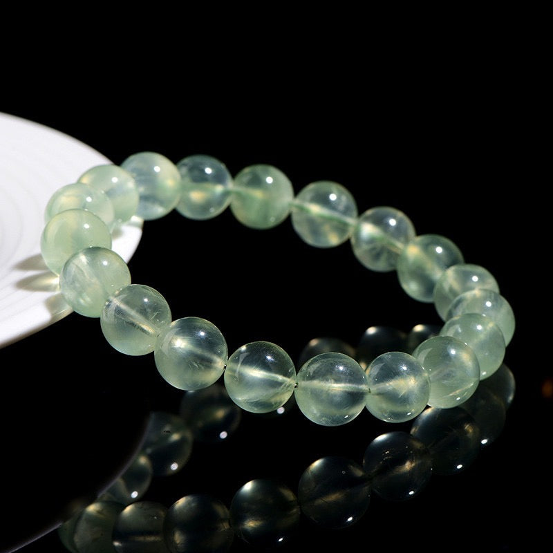 Prehnite Bracelet × Traditional Chinese Wisdom of "Youthful Luster and Hidden Radiance"
