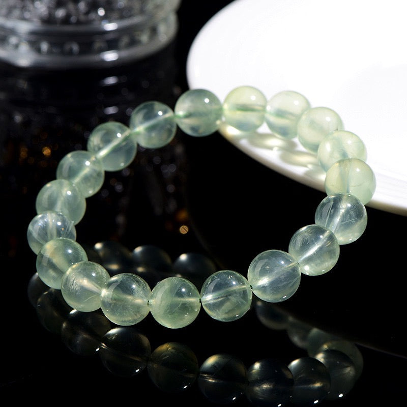 Prehnite Bracelet × Traditional Chinese Wisdom of "Youthful Luster and Hidden Radiance"