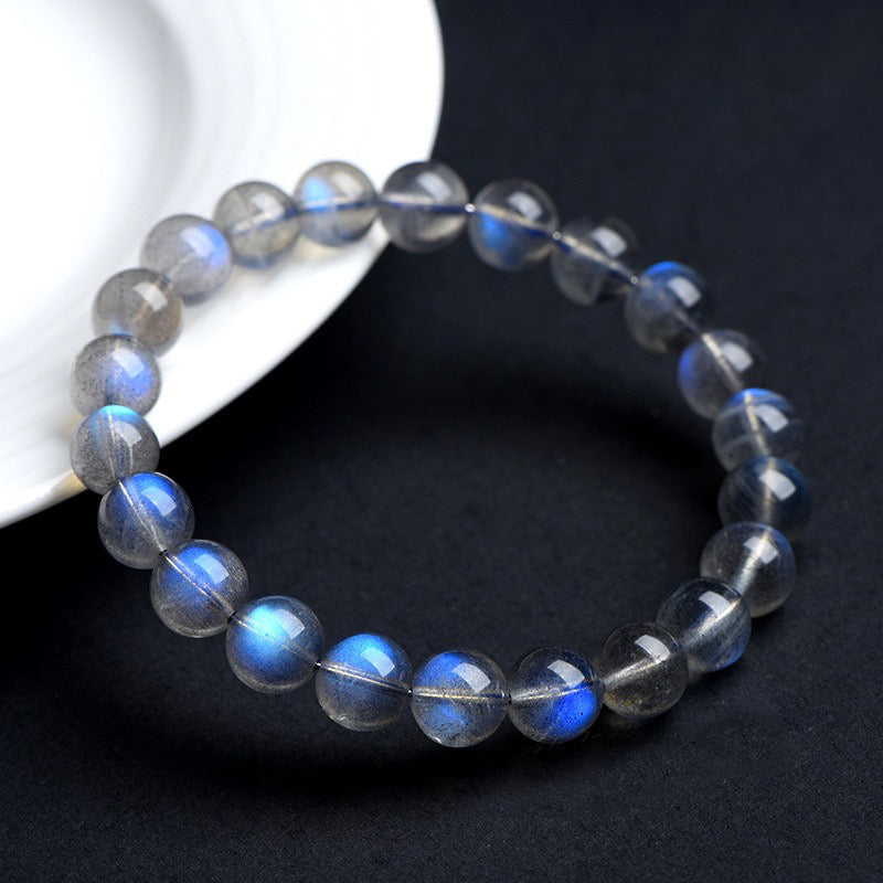 Gray Moonstone Bracelet × Traditional Chinese Wisdom of "Yin Softness and Stillness"