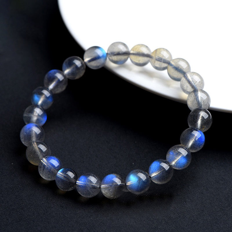 Gray Moonstone Bracelet × Traditional Chinese Wisdom of "Yin Softness and Stillness"